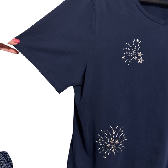 ❤️SUMMER PATRIOTIC/STARS FIREWORKS CASUAL NAVY TOP 1X - Picture 2 of 8